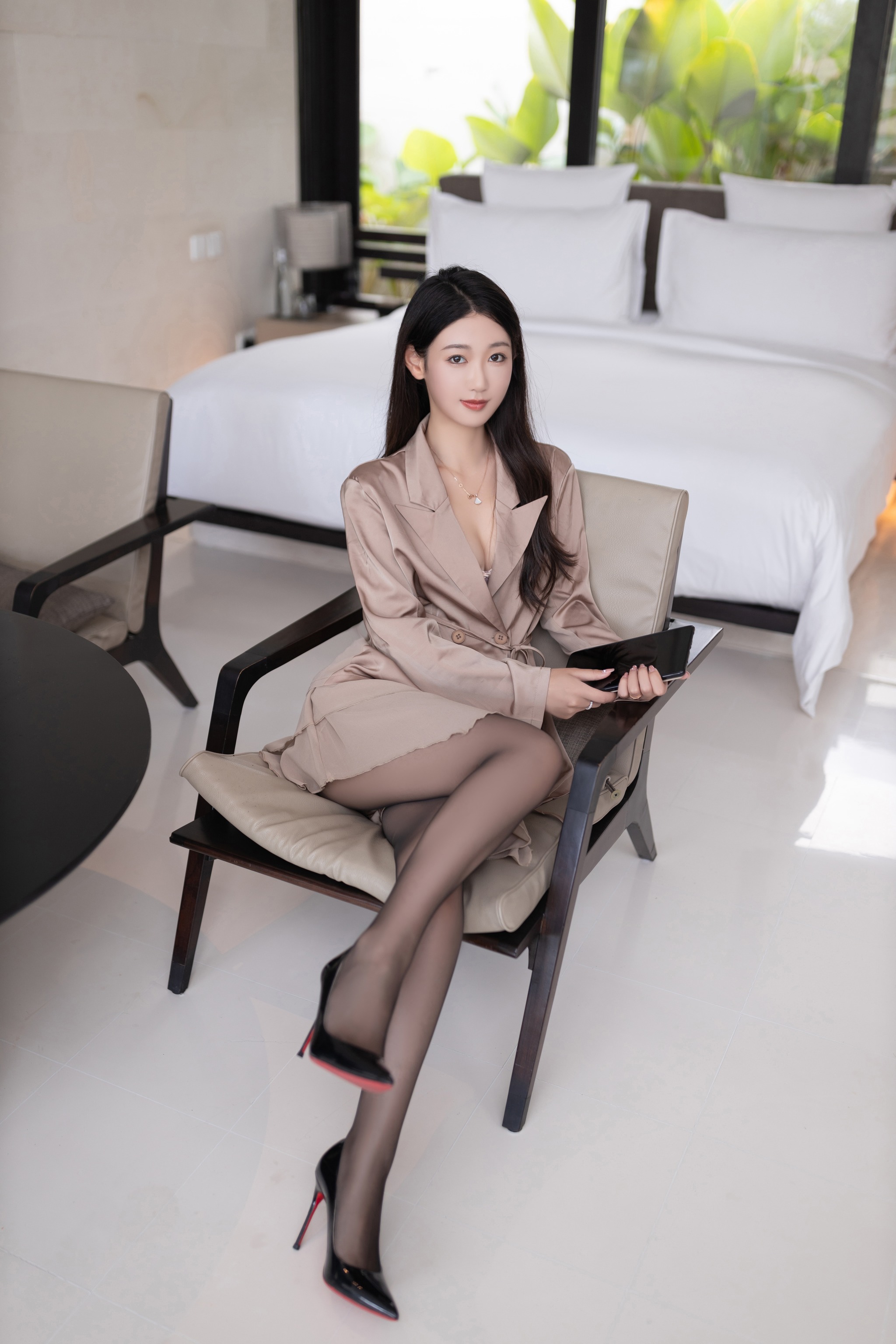 图片[1]-唐安琪 – NO.009 内购无水印 紫色内衣配超薄黑丝[89P]-XikXak